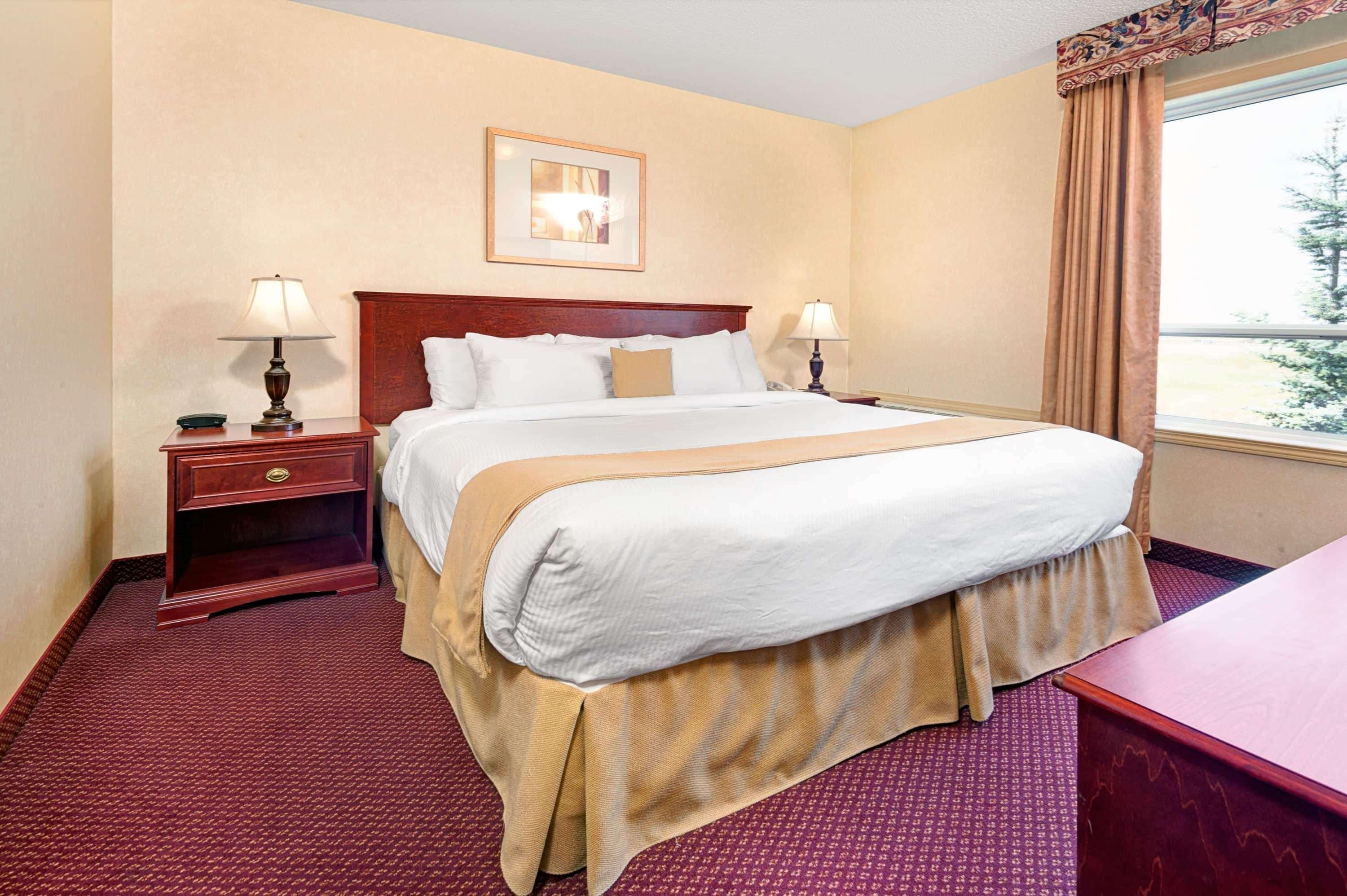Quality Inn & Suites Edmonton International Airport Ледюк Екстер'єр фото
