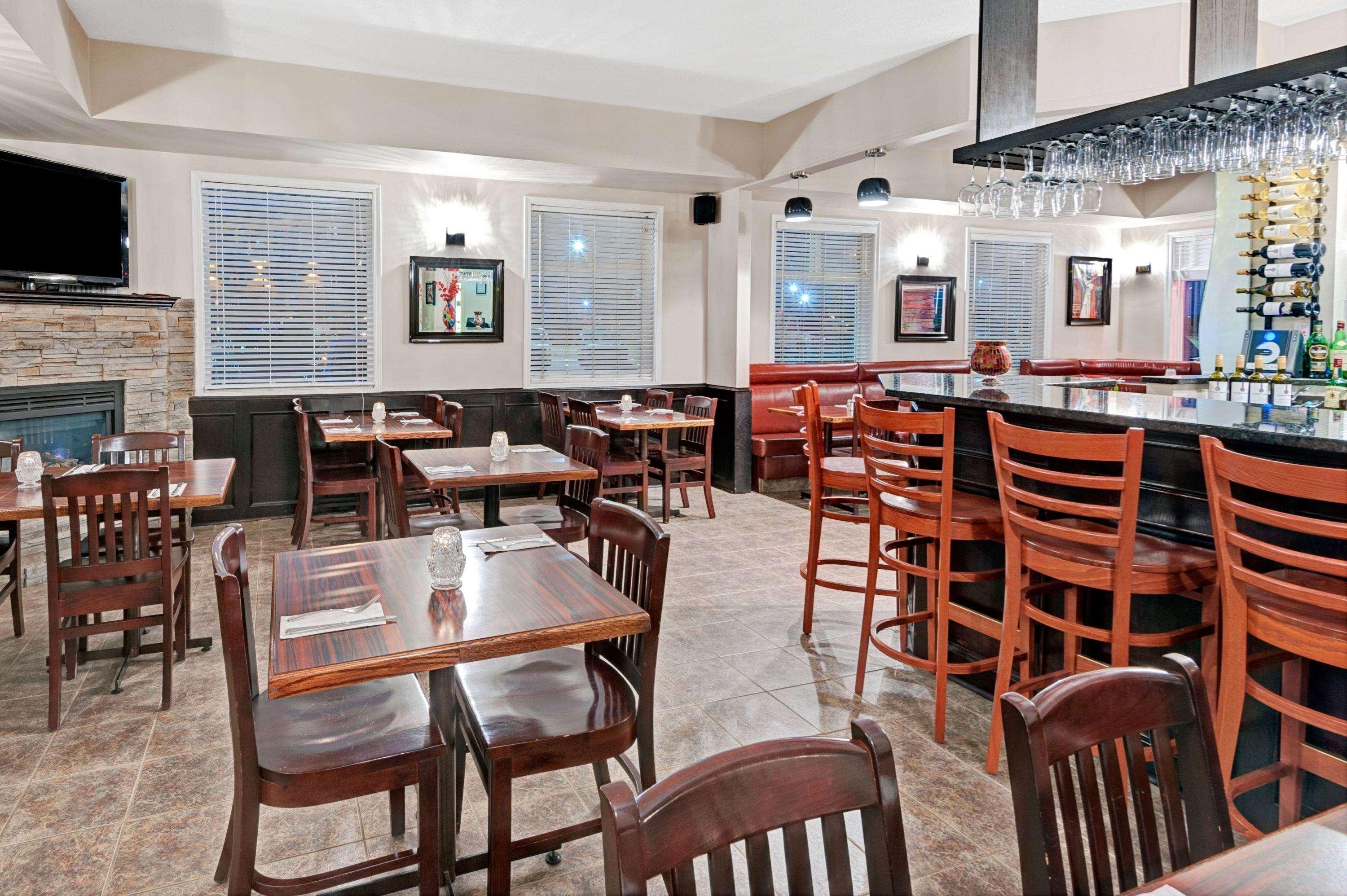 Quality Inn & Suites Edmonton International Airport Ледюк Екстер'єр фото