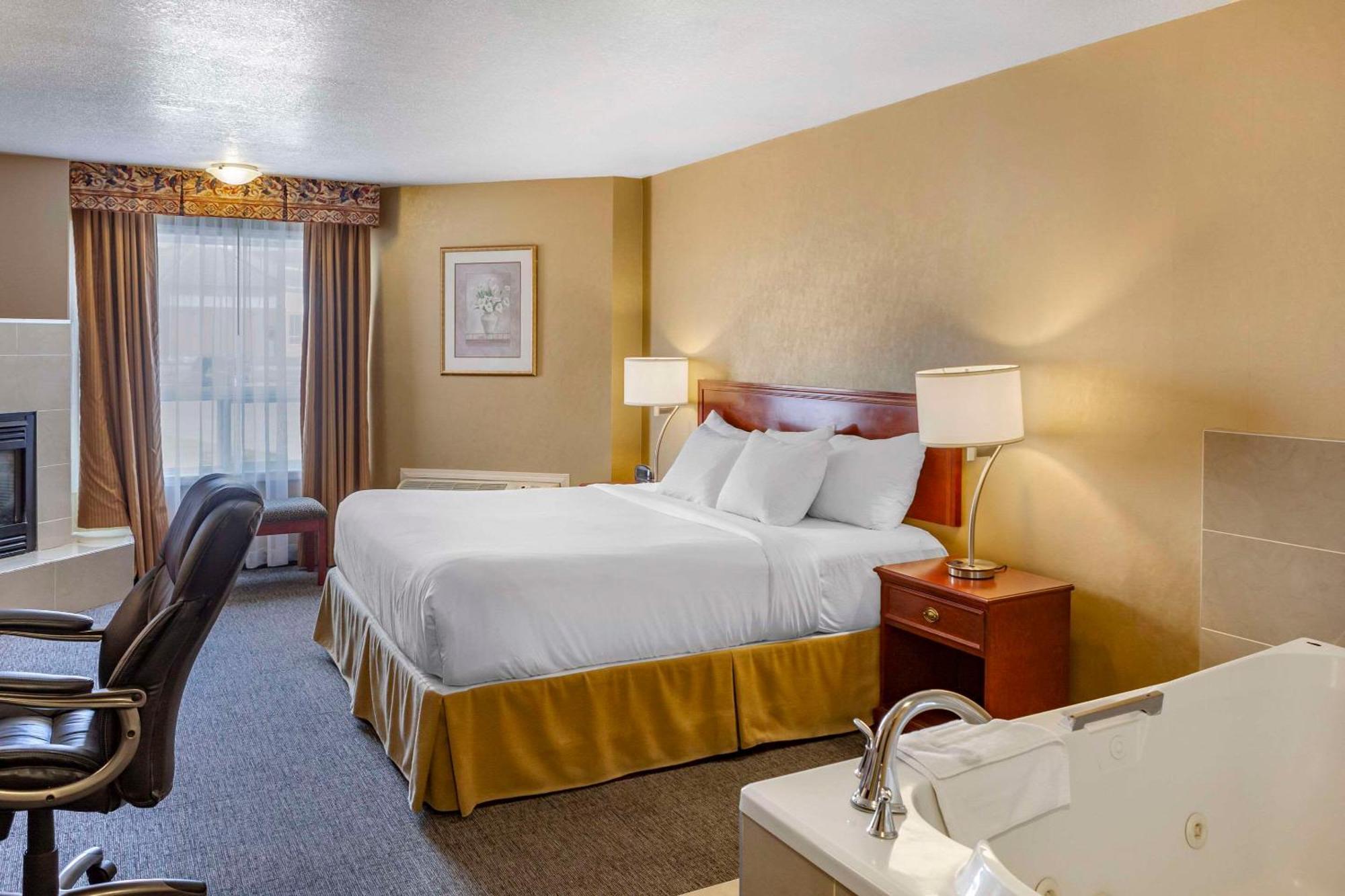 Quality Inn & Suites Edmonton International Airport Ледюк Екстер'єр фото