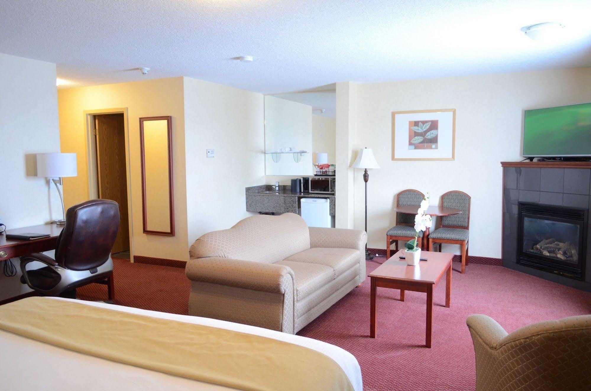 Quality Inn & Suites Edmonton International Airport Ледюк Екстер'єр фото